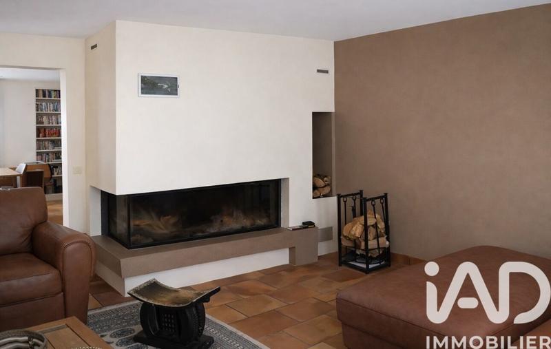 Maison - 241 m² - 9 pièces