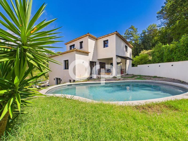 Maison - 204 m² - 6 pièces