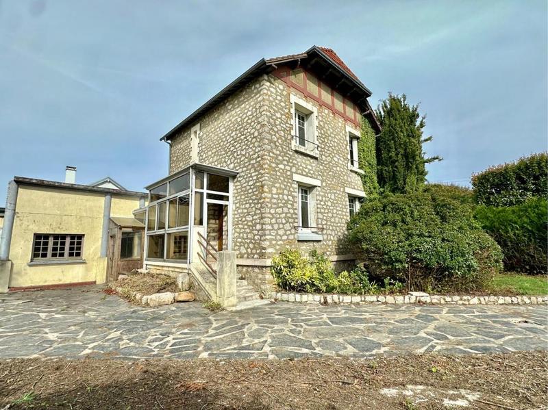 Maison - 96 m² - 4 pièces