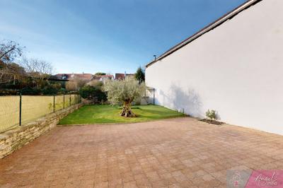 Maison de village - 180 m² - 7 pièces
