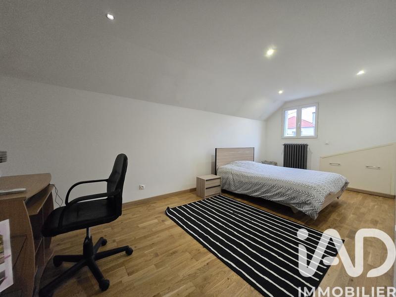 Maison - 162 m² - 10 pièces