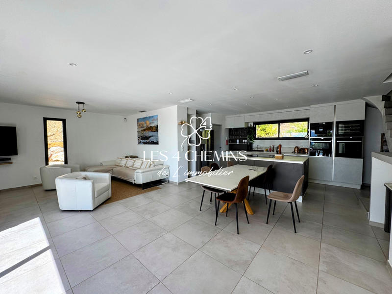 Villa - 200 m² - 7 pièces