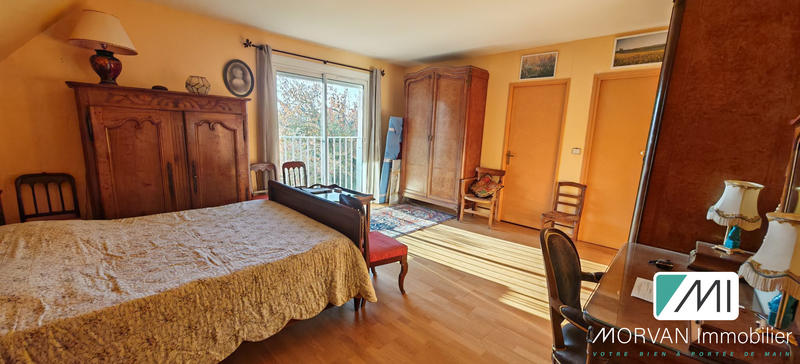 Maison - 210 m² - 7 pièces