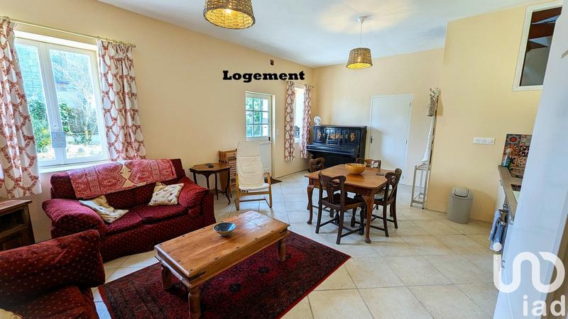 Maison - 305 m² - 9 pièces