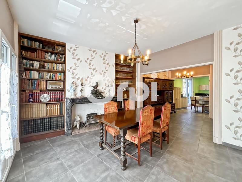 Maison de ville - 180 m² - 8 pièces