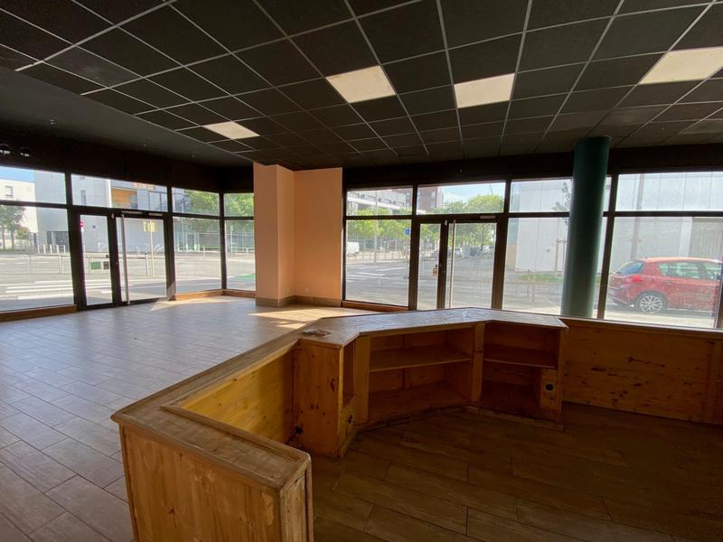 Local commercial - 151 m²