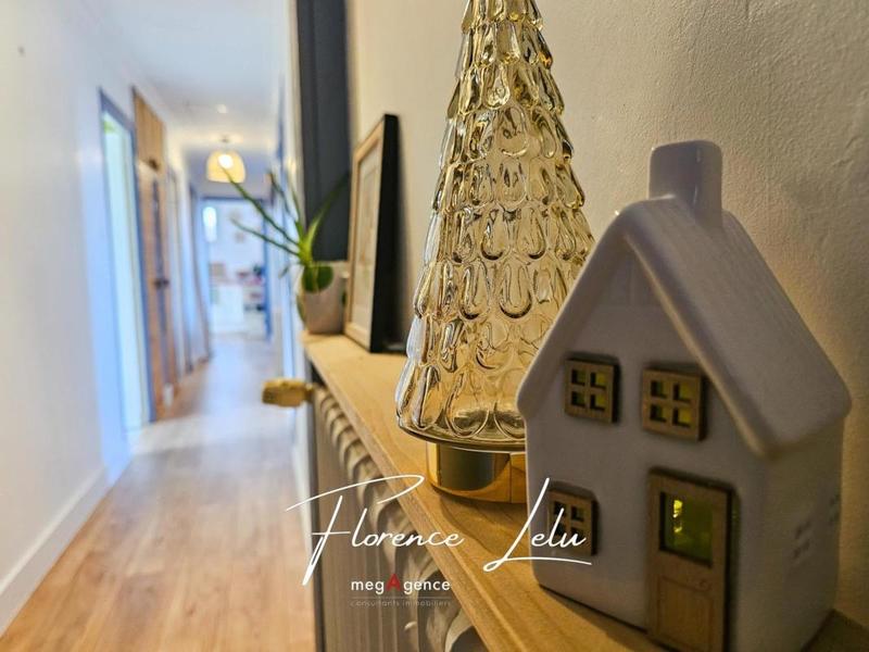 Maison de ville - 196 m² - 9 pièces