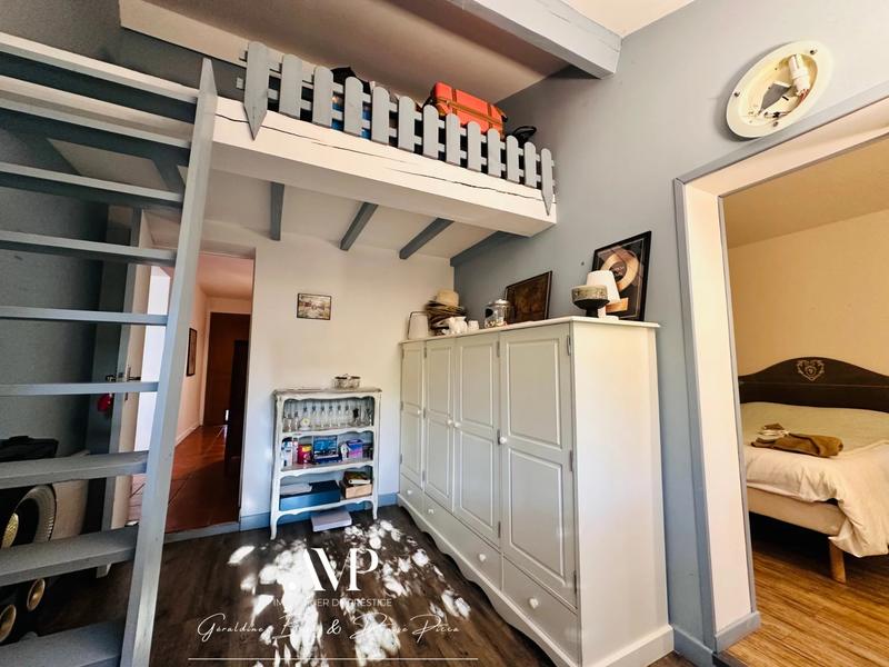 Propriété - 180 m² - 5 pièces