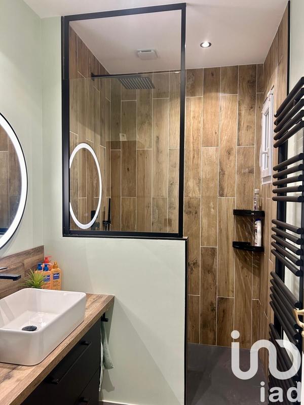 Maison - 200 m² - 8 pièces