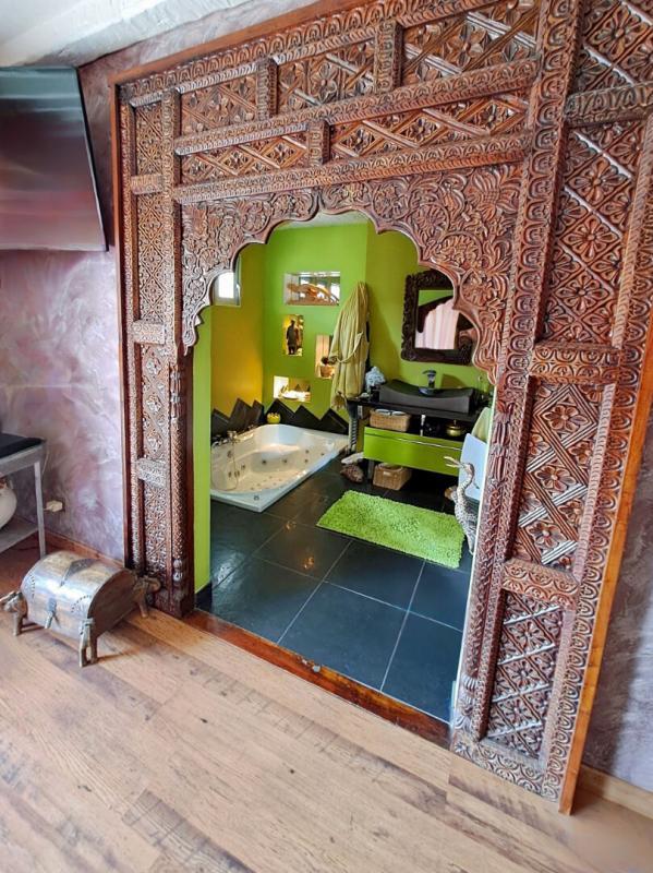 Maison - 222 m² - 8 pièces