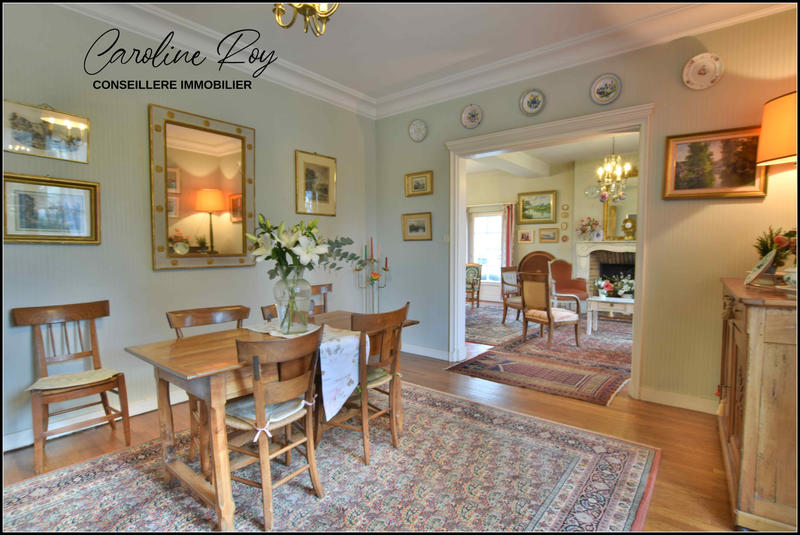 Maison - 288 m² - 8 pièces