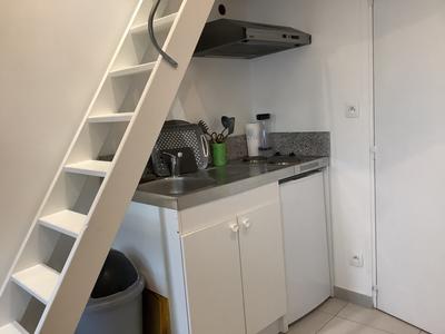 Studio - 9 m² - 1 pièce