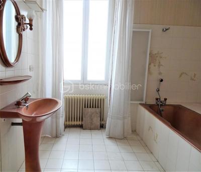 Maison de village - 100 m² - 10 pièces