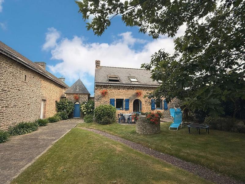 Maison - 310 m² - 16 pièces