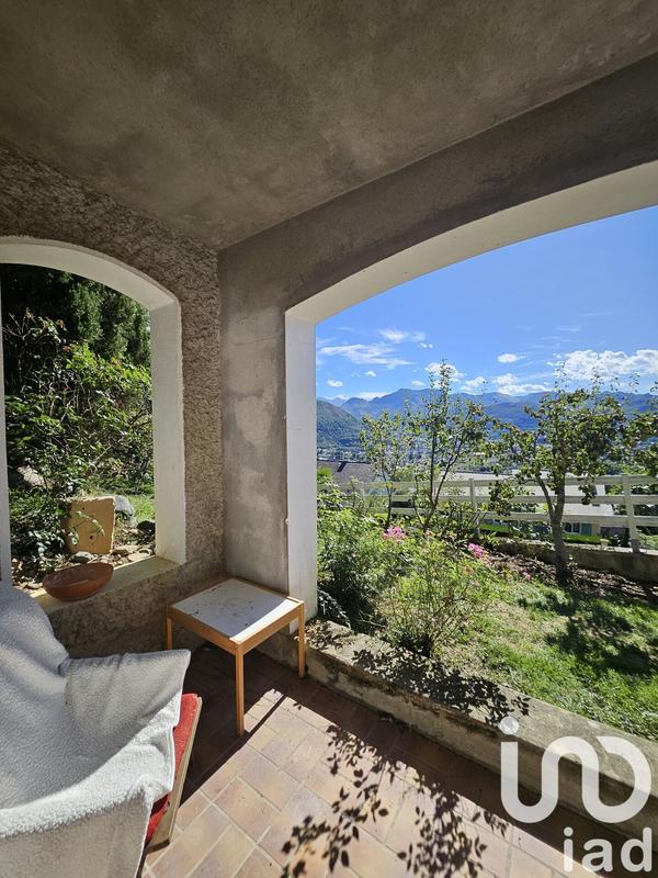 Maison - 214 m² - 6 pièces