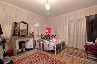 Maison - 230 m² - 6 pièces