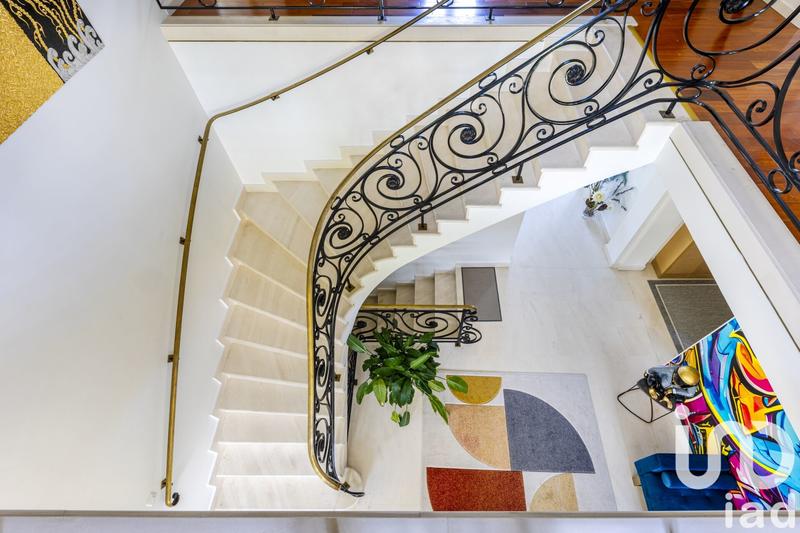 Maison - 264 m² - 8 pièces