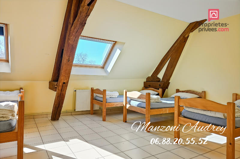 Demeure - 1 456 m² - 12 pièces