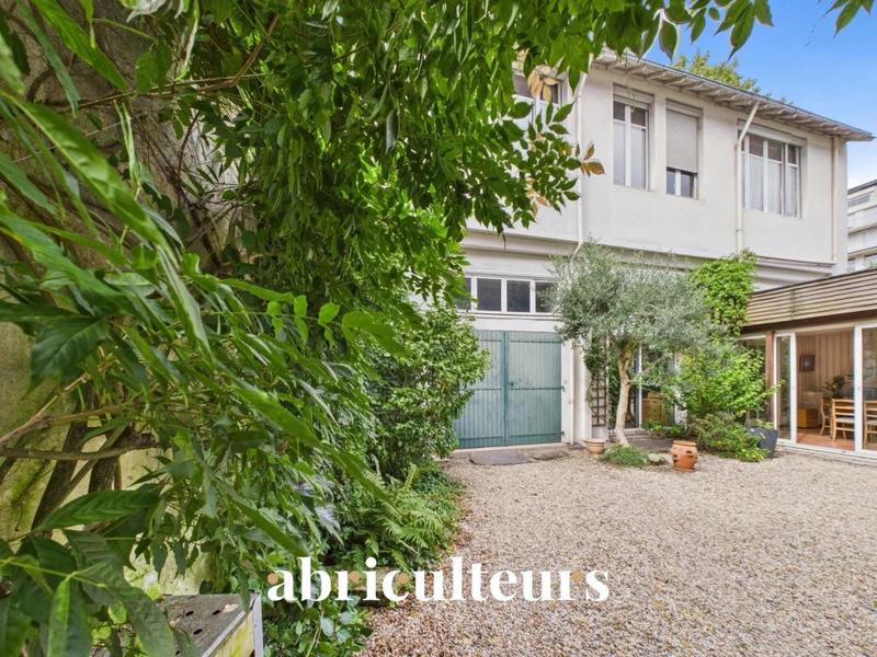 Maison ancienne - 255 m² - 8 pièces