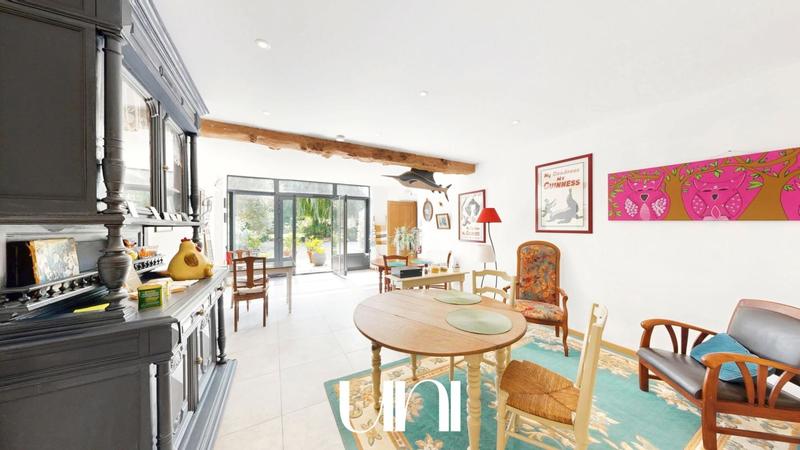 Maison - 352 m² - 8 pièces