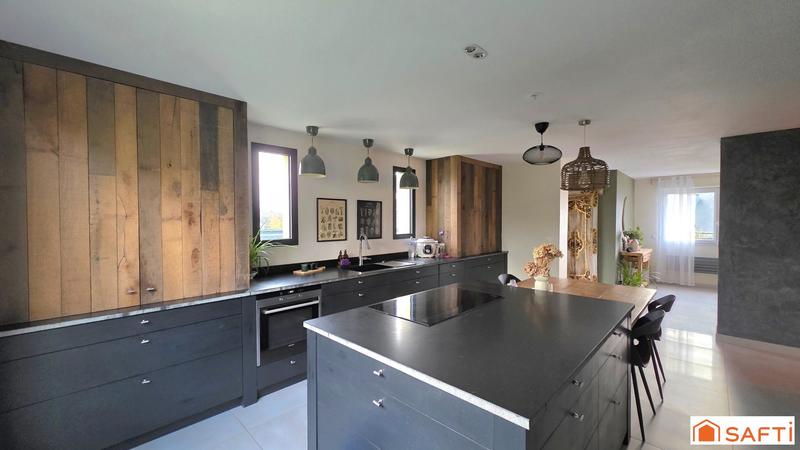 Maison - 180 m² - 7 pièces