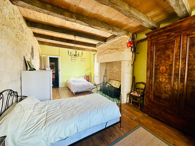 Maison - 322 m² - 9 pièces