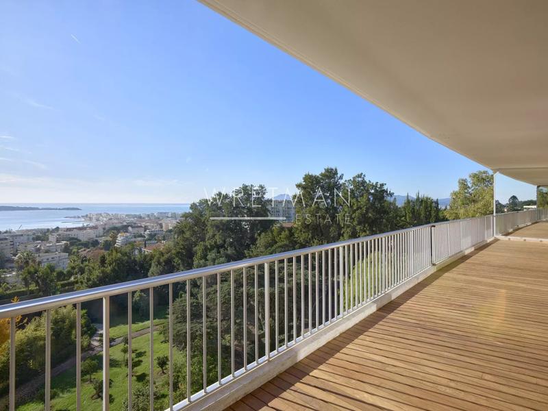 Appartement - 207 m² - 5 pièces