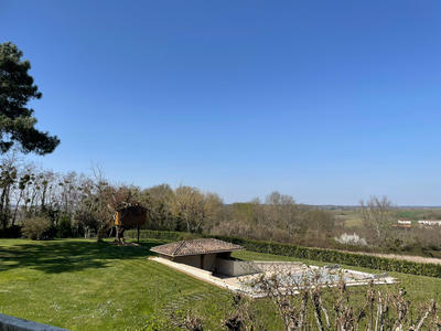 Maison - 279 m² - 8 pièces
