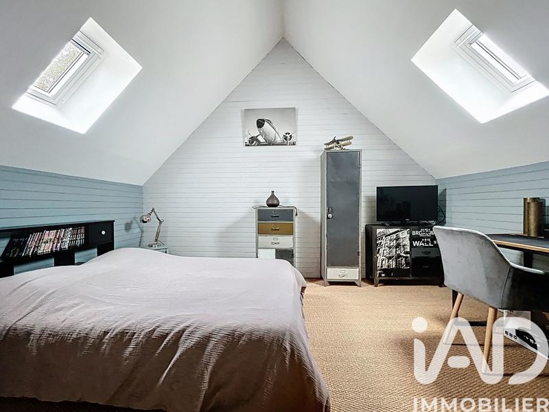 Maison - 220 m² - 10 pièces