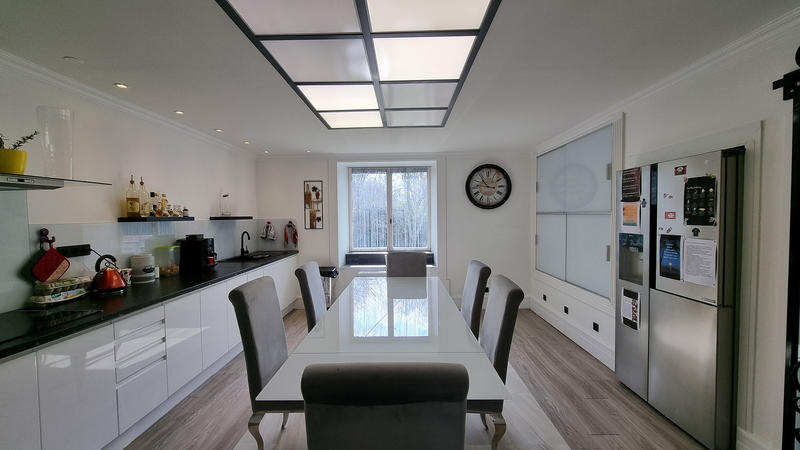 Maison - 262 m² - 6 pièces