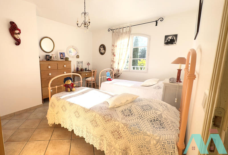 Maison - 185 m² - 5 pièces