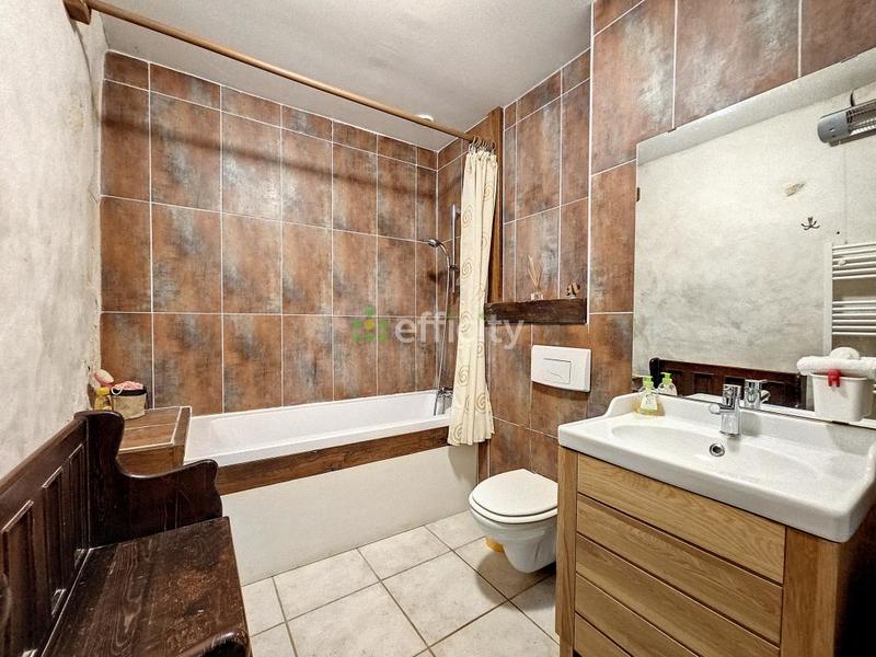 Maison - 252 m² - 11 pièces