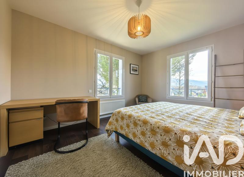 Maison - 224 m² - 8 pièces