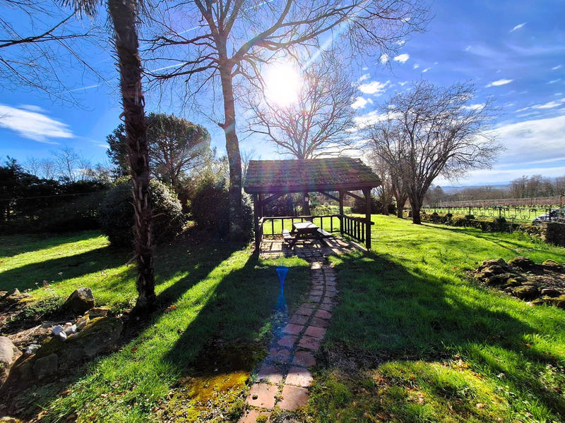 Maison - 219 m² - 6 pièces