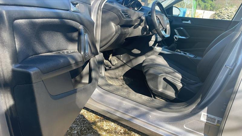 Peugeot 308 II 1.2 Puretech 130 Allure