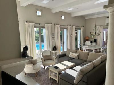 Maison - 137 m² - 4 pièces