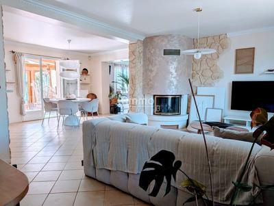 Maison - 160 m² - 8 pièces