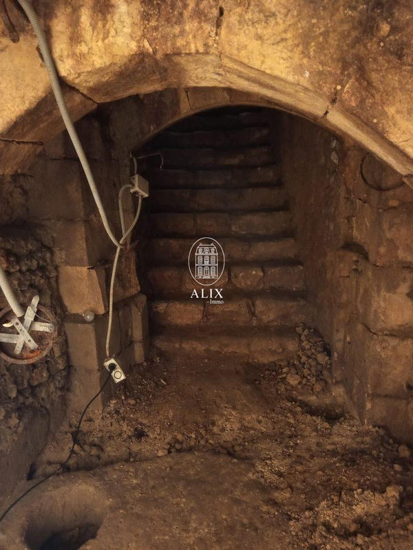 Maison ancienne - 182 m² - 6 pièces