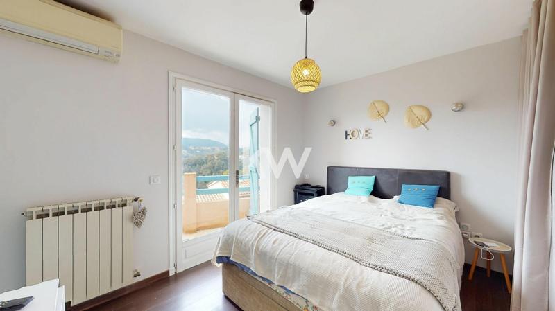 Maison - 157 m² - 5 pièces