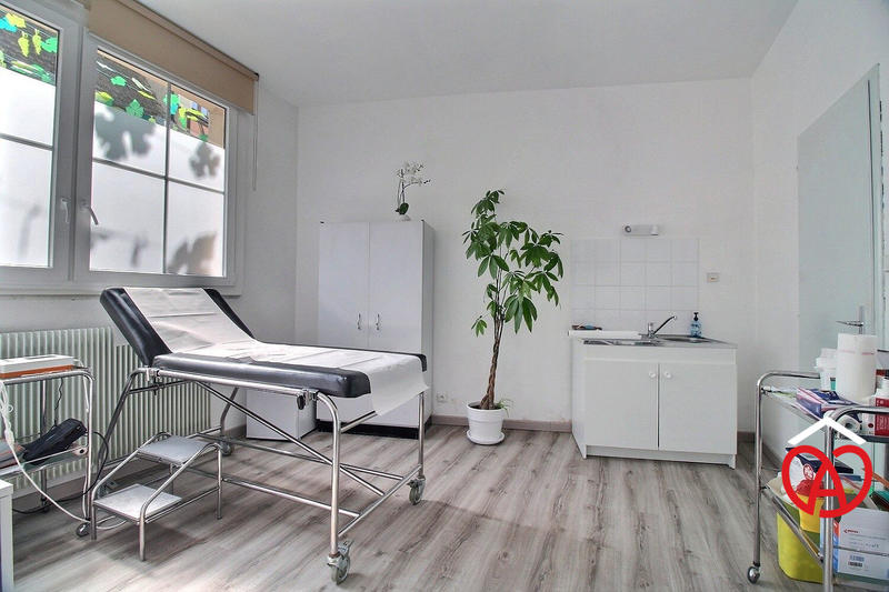 Local d'activités - 89 m² - 5 pièces