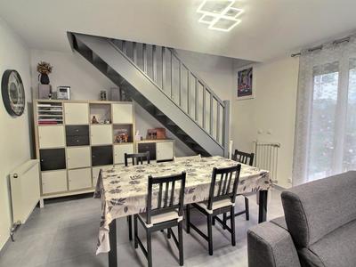 Maison - 87 m² - 4 pièces