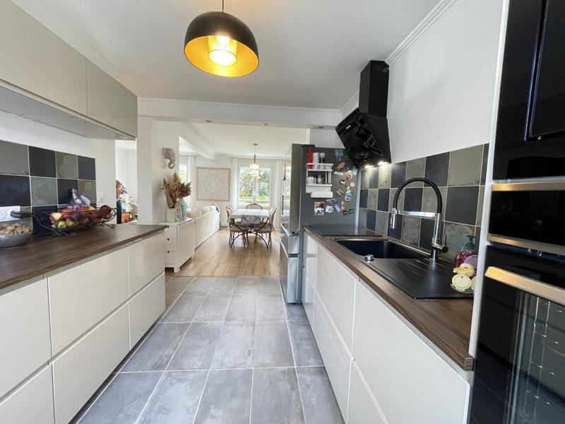 Maison - 93 m² - 5 pièces