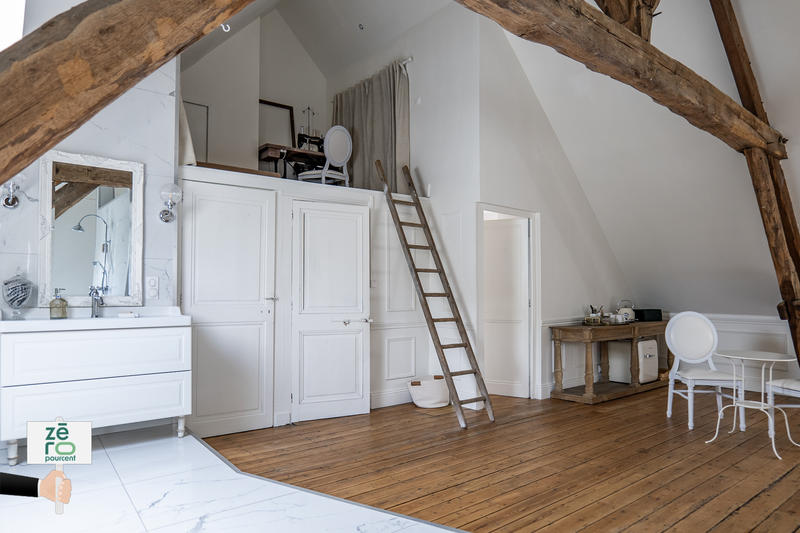 Maison - 256 m² - 8 pièces