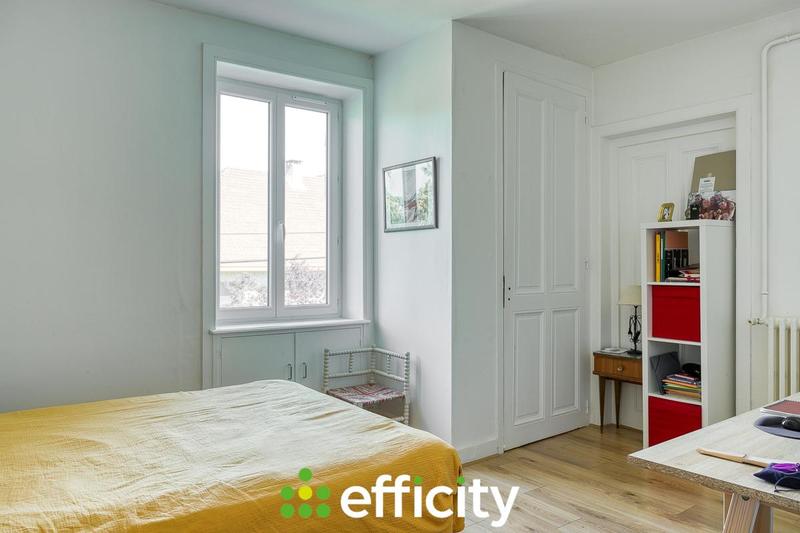 Demeure - 284 m² - 7 pièces