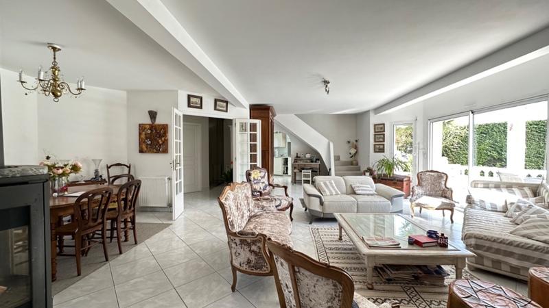 Maison - 142 m² - 5 pièces