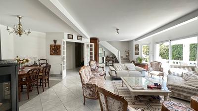 Maison - 142 m² - 5 pièces