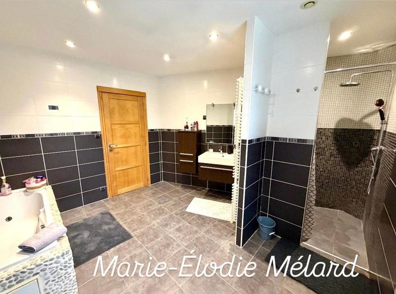 Maison - 156 m² - 6 pièces