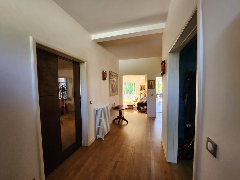 Maison - 218 m² - 9 pièces