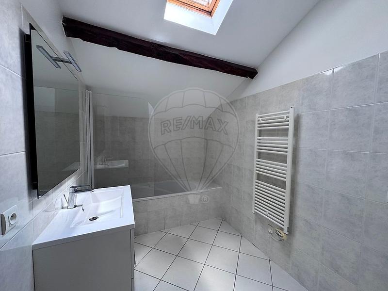 Appartement - 84 m² - 2 pièces