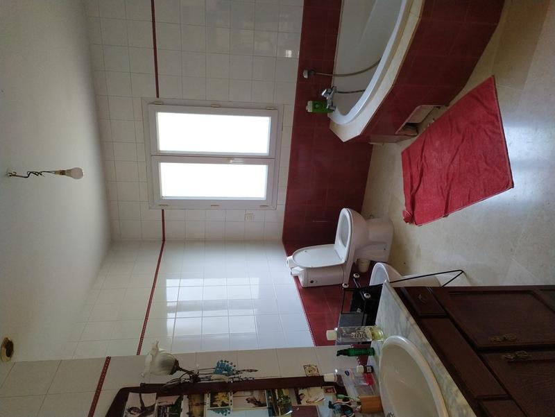 Maison - 230 m² - 6 pièces